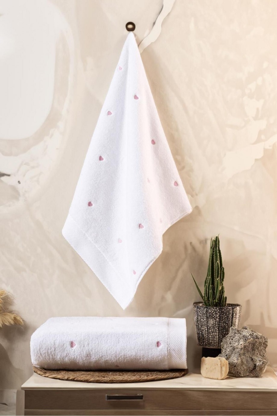 Love Serisi Nakışlı Micro Cotton Banyo Havlu Seti Love Serisi Nakışlı Micro Cotton Banyo Havlu Seti